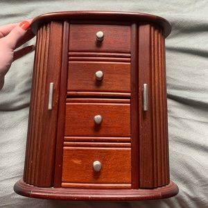 Jewelry box